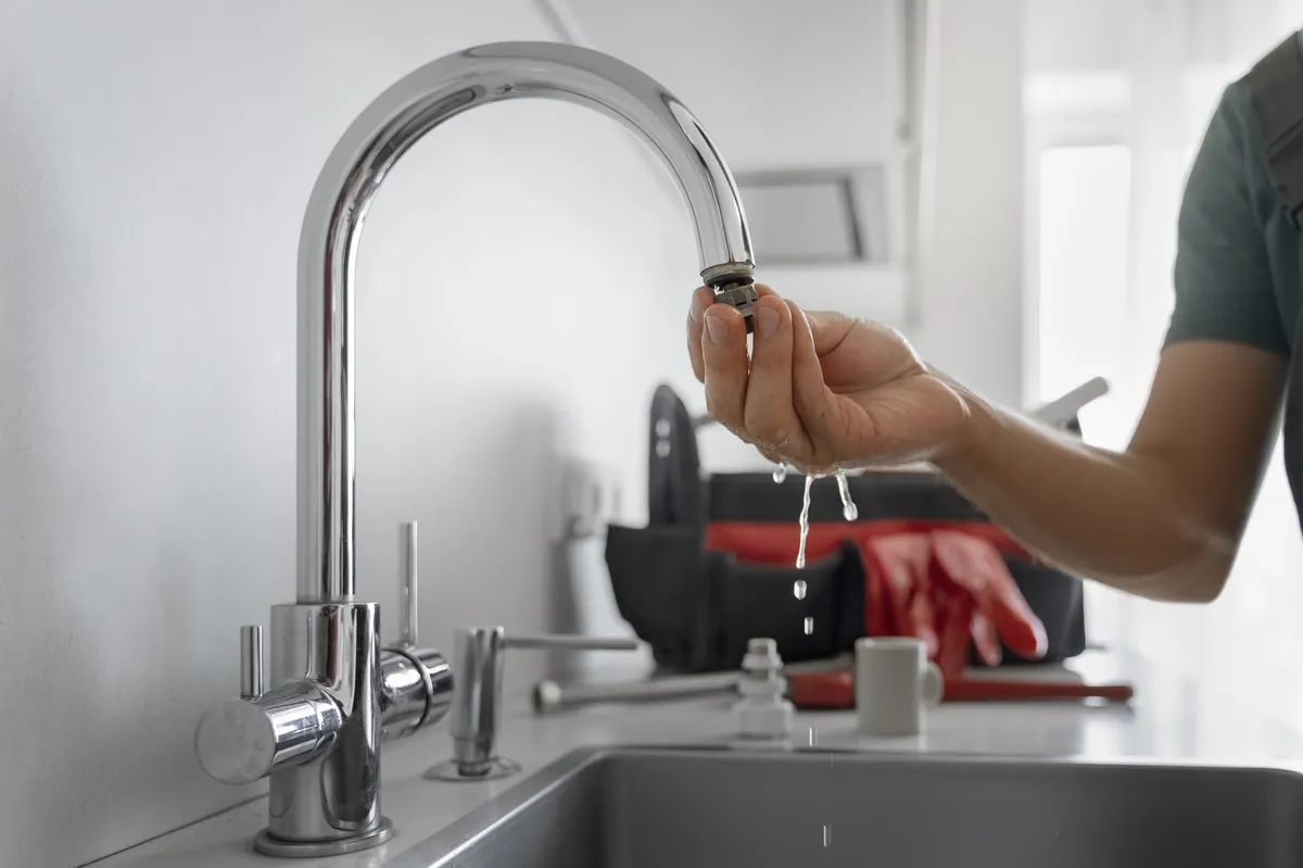 Faucet replacement plumbing service